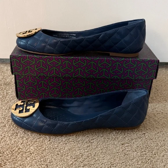 Tory Burch Dark Blue Quilted Flats with Gold Emblem - Picture 7 of 8